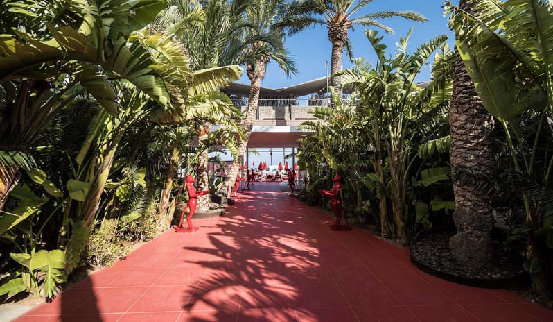USHUAIA - THE OYSTER AND CAVIAR BAR WALKWAY